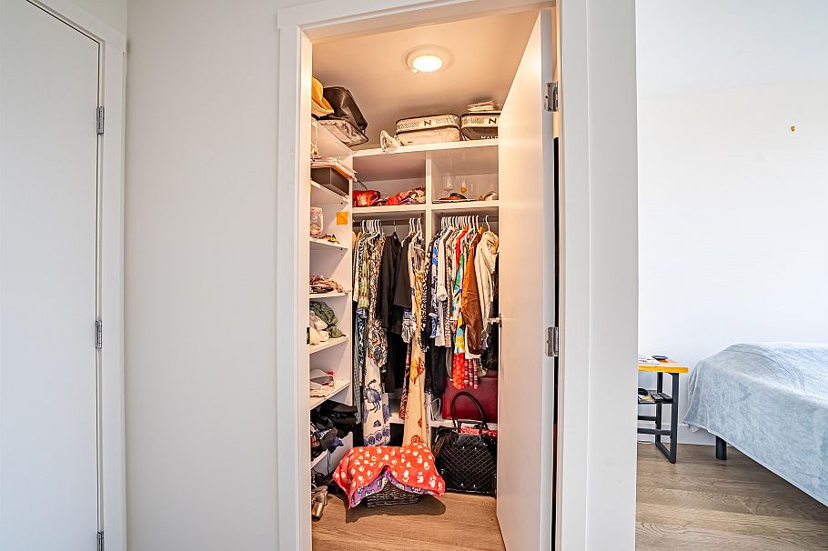 1601 1632 Lions Gate Lane North Vancouver, BC - 17