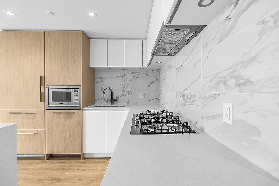 614 1500 Fern Street North Vancouver, BC - 10