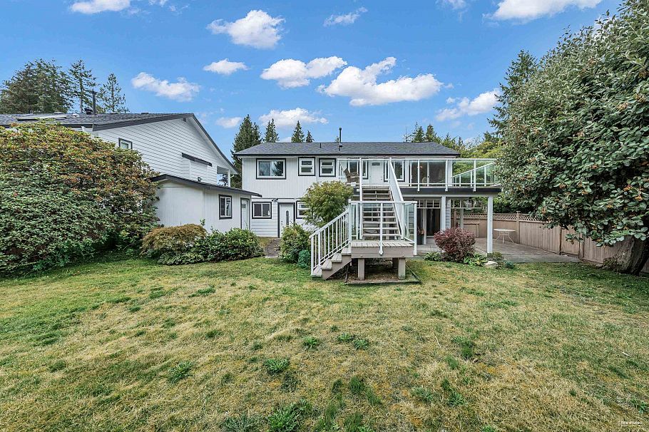 3566 Regent Avenue North Vancouver, BC - 12