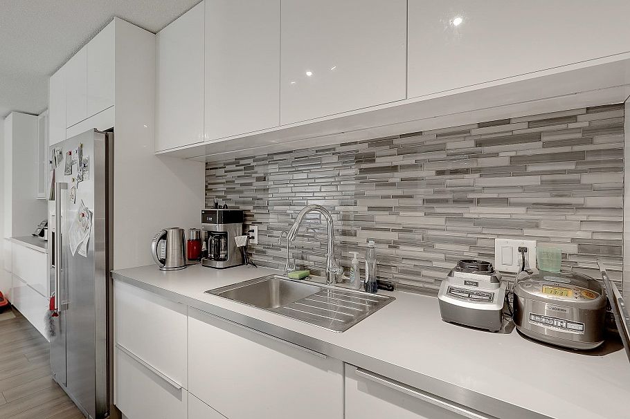 503 250 W 1st Street North Vancouver, BC - 2