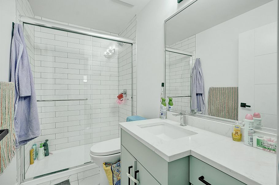 1423 E 62nd Avenue Vancouver, BC - 33