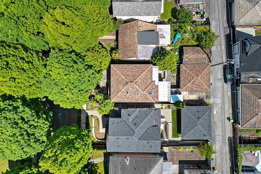 4988 Sherbrooke Street Vancouver, BC - 2