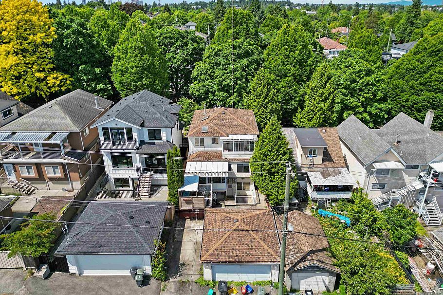 4988 Sherbrooke Street Vancouver, BC - 3