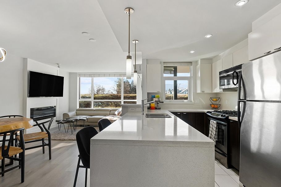 308 160 W 3rd Street North Vancouver, BC - 5