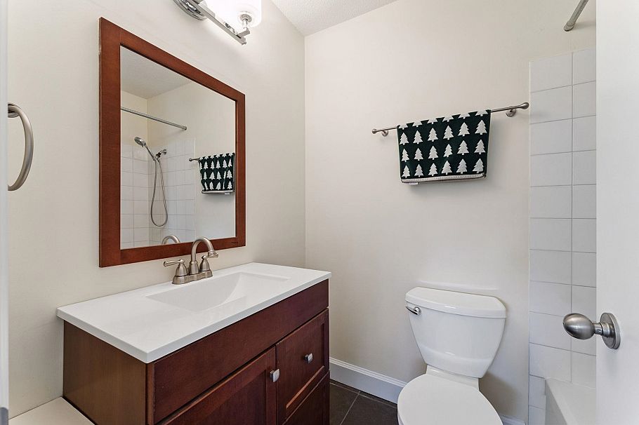 3349 Mountain Highway North Vancouver, BC - 30