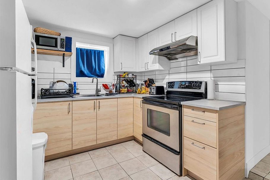 2942 E Georgia Street Vancouver, BC - 28