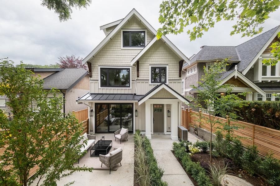 1 2154 E. 6 Avenue Vancouver, BC - 1