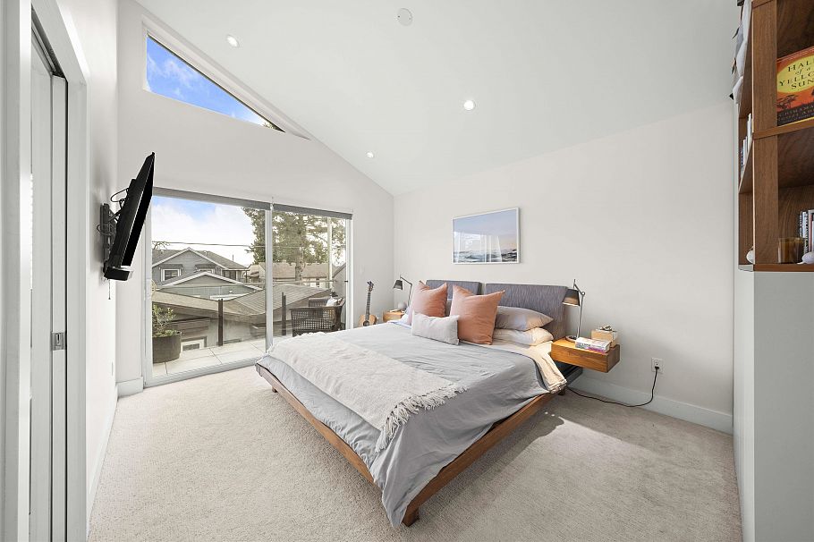 413 W Keith Road North Vancouver, BC - 21