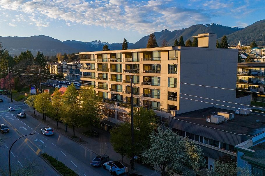 308 160 W 3rd Street North Vancouver, BC - 25