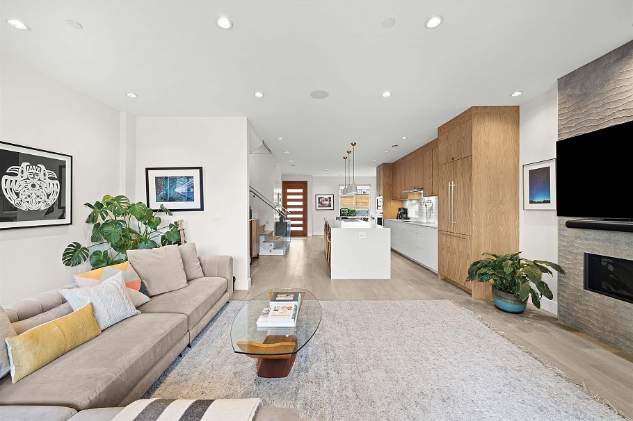 413 W Keith Road North Vancouver, BC - 13