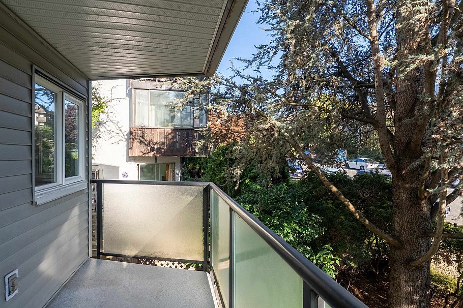 208 2255 Eton Street Vancouver, BC - 17