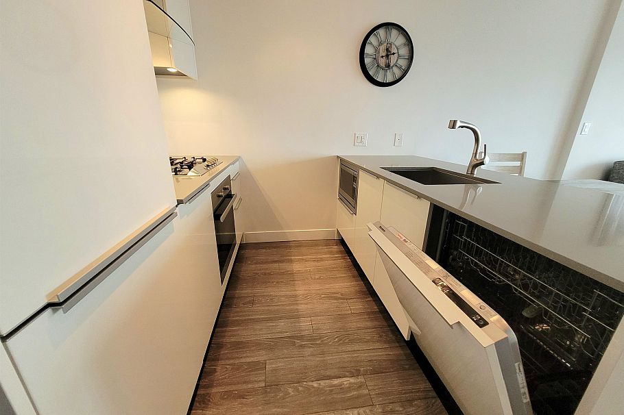 2501 1283 Howe Street Vancouver, BC - 7