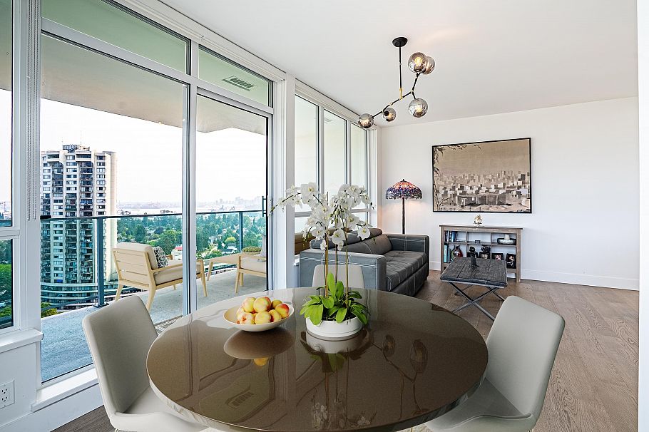 1601 1632 Lions Gate Lane North Vancouver, BC - 3