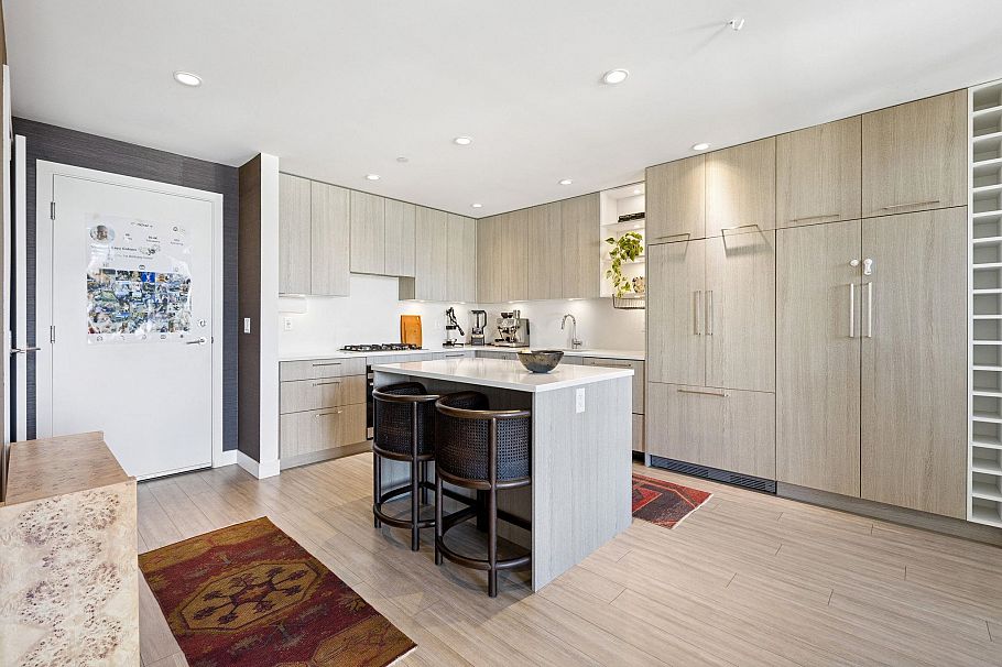 303 707 E 3 Street North Vancouver, BC - 12