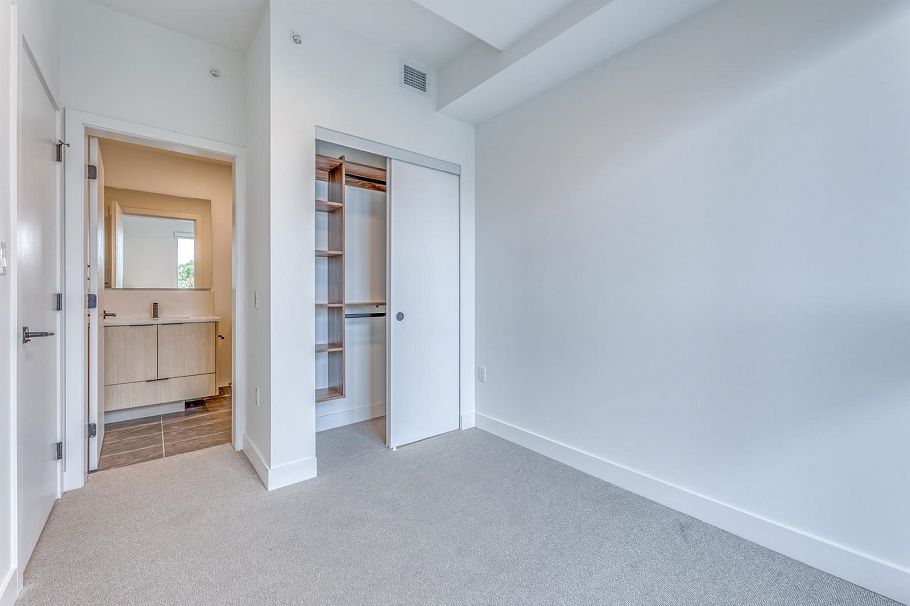 557 422 E 3rd Street North Vancouver, BC - 6