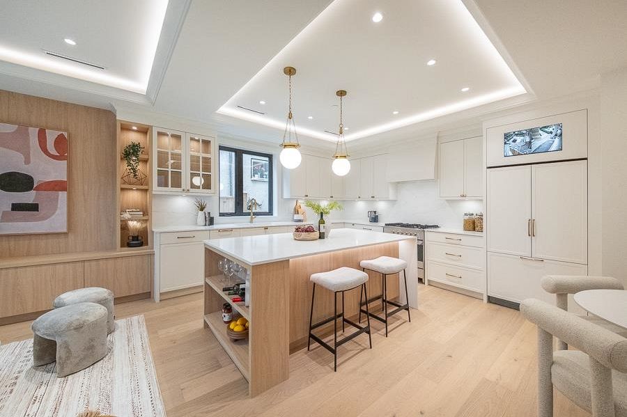 1 2154 E. 6 Avenue Vancouver, BC - 8