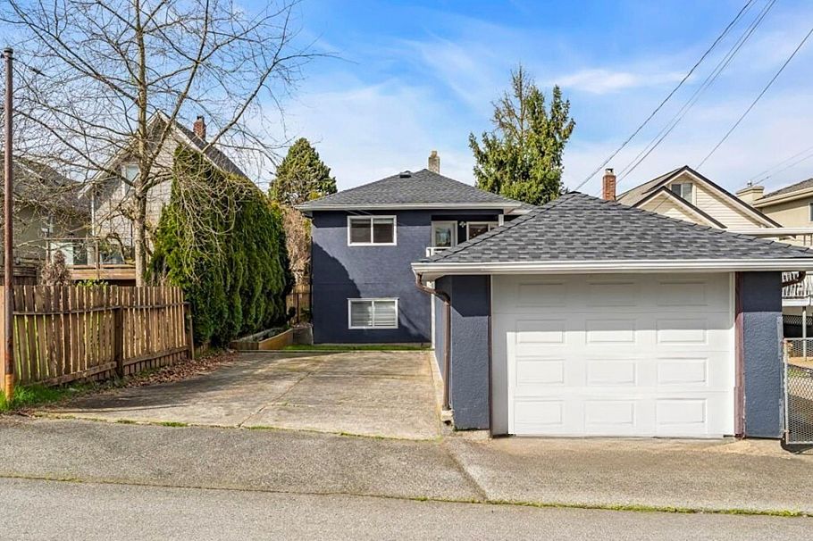 2942 E Georgia Street Vancouver, BC - 25