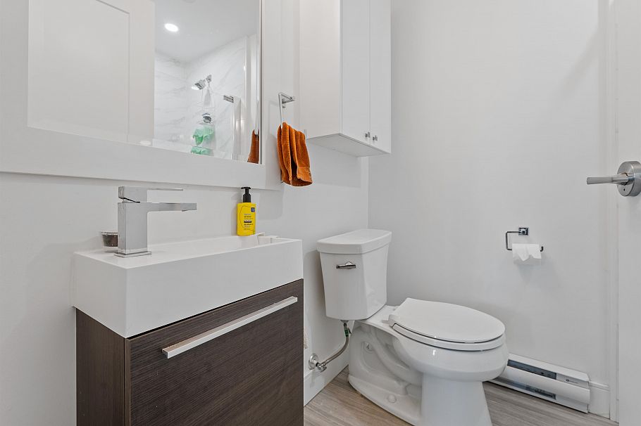 2388 E 34th Avenue Vancouver, BC - 21