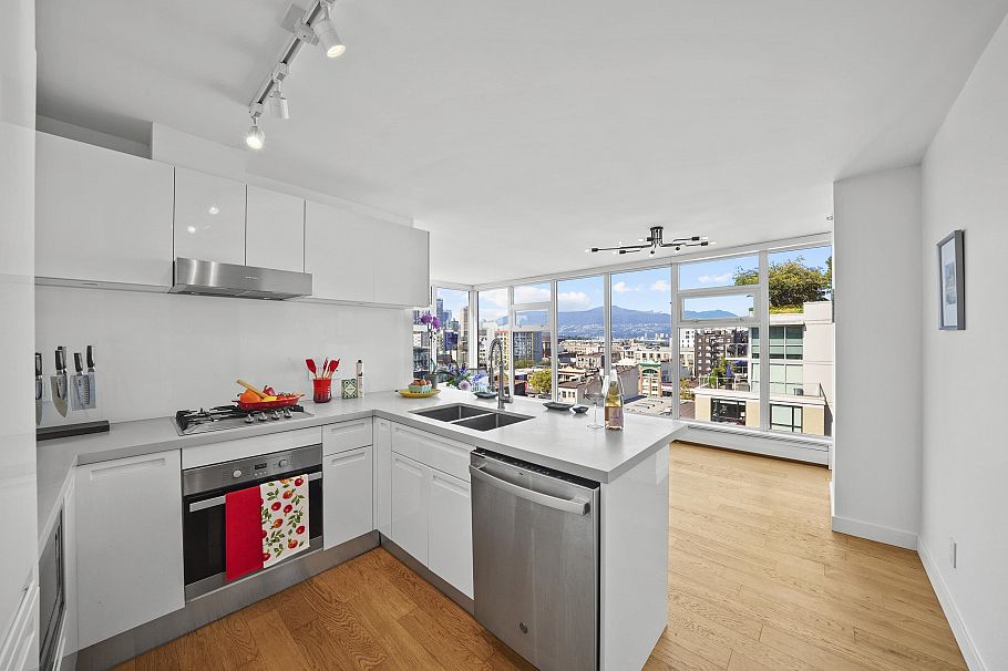 1205 188 Keefer Street Vancouver, BC - 3