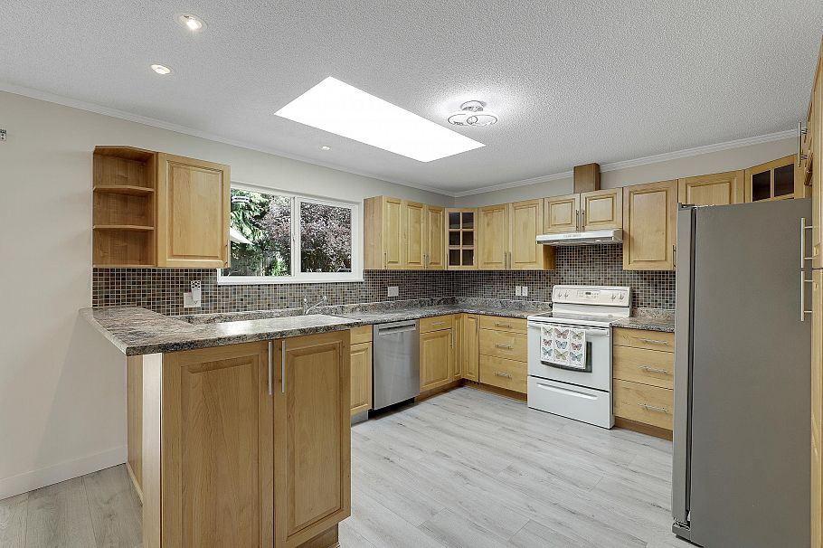 732 E 29th Street North Vancouver, BC - 15