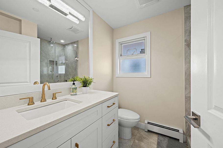 870 W 59th Avenue Vancouver, BC - 19