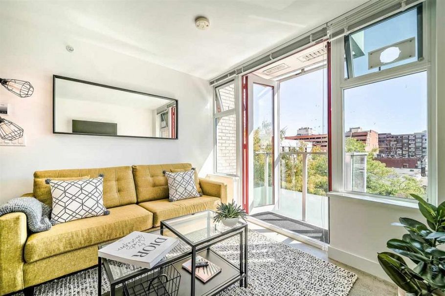 404 231 E Pender Street Vancouver, BC - 4