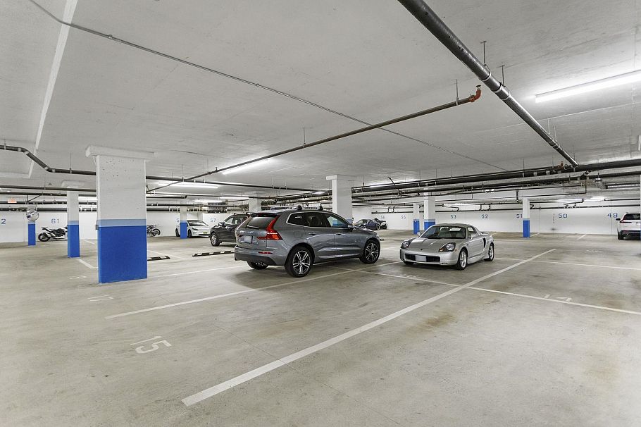 103 1182 W 16th Street North Vancouver, BC - 34