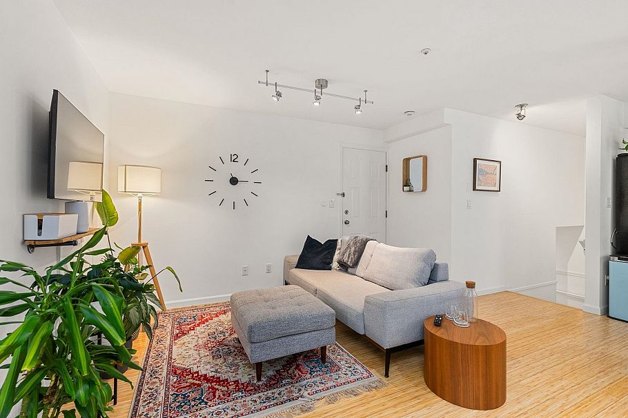 203 755 W 15th Avenue Vancouver, BC - 11