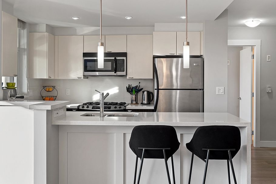 308 160 W 3rd Street North Vancouver, BC - 4