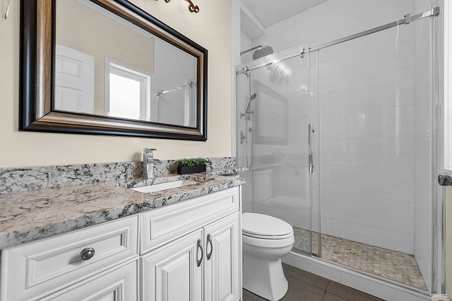 4118 W 13th Avenue Vancouver, BC - 30