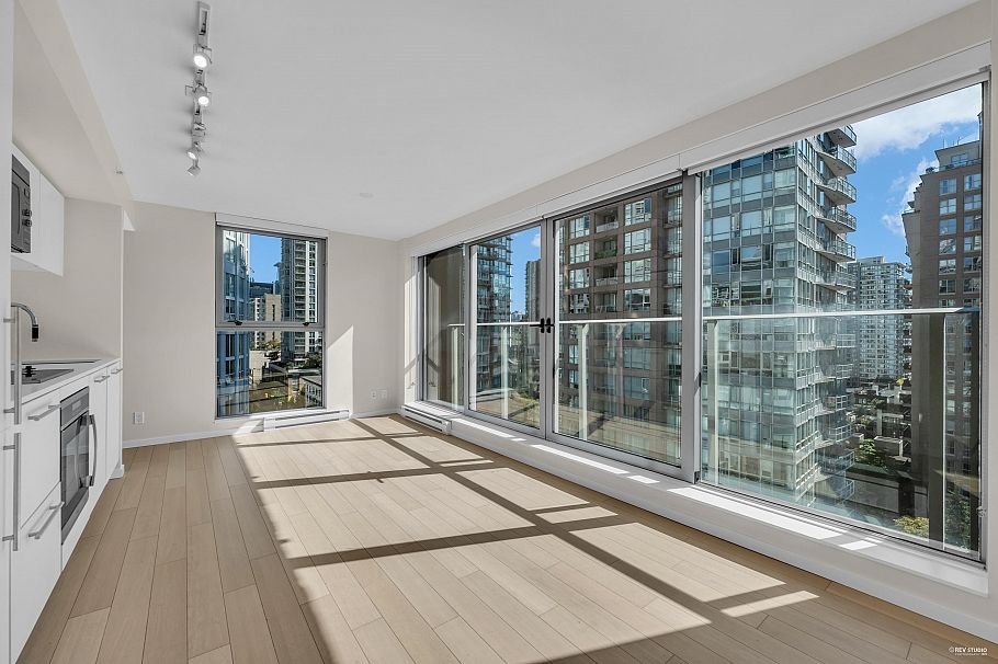 1202 999 Seymour Street Vancouver, BC - 2