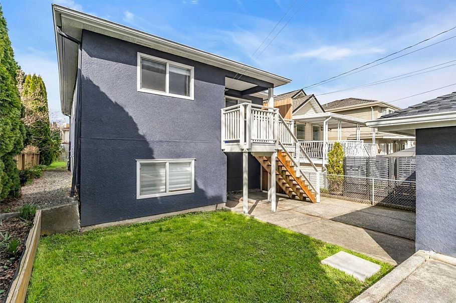 2942 E Georgia Street Vancouver, BC - 24