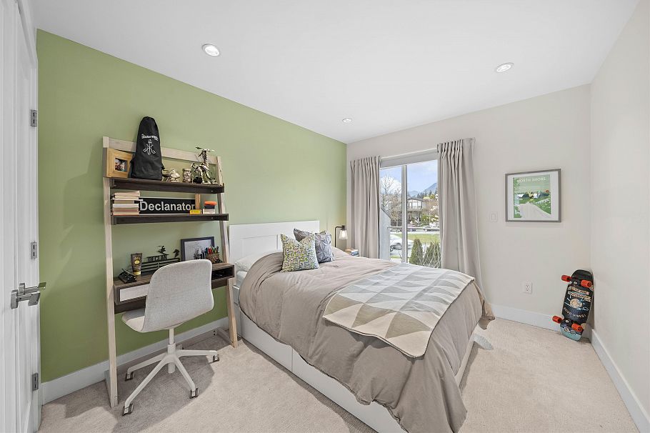 413 W Keith Road North Vancouver, BC - 16