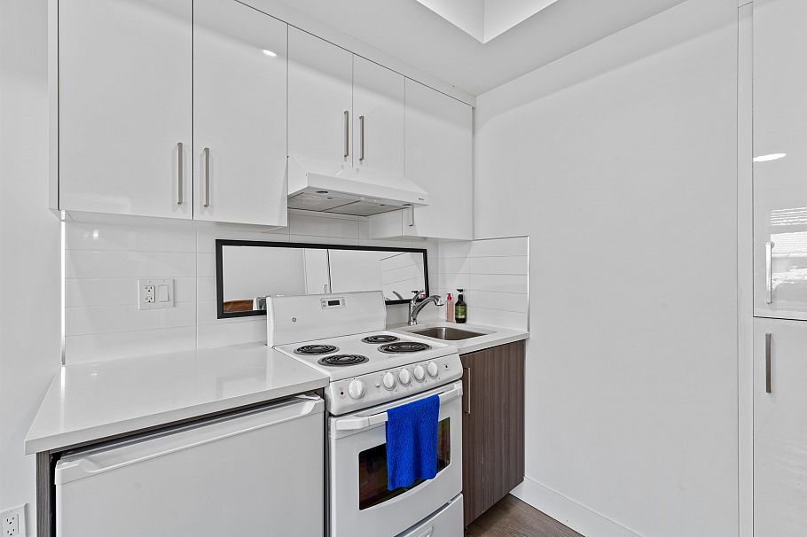 2388 E 34th Avenue Vancouver, BC - 18