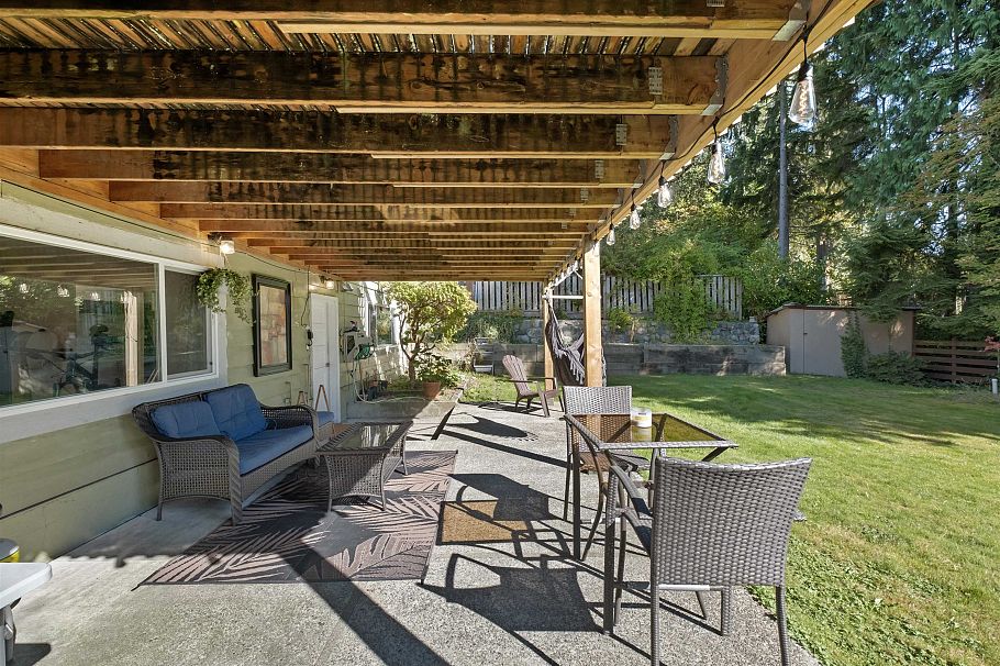 869 Clements Avenue North Vancouver, BC - 19