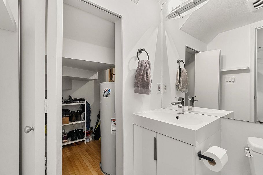 203 755 W 15th Avenue Vancouver, BC - 25