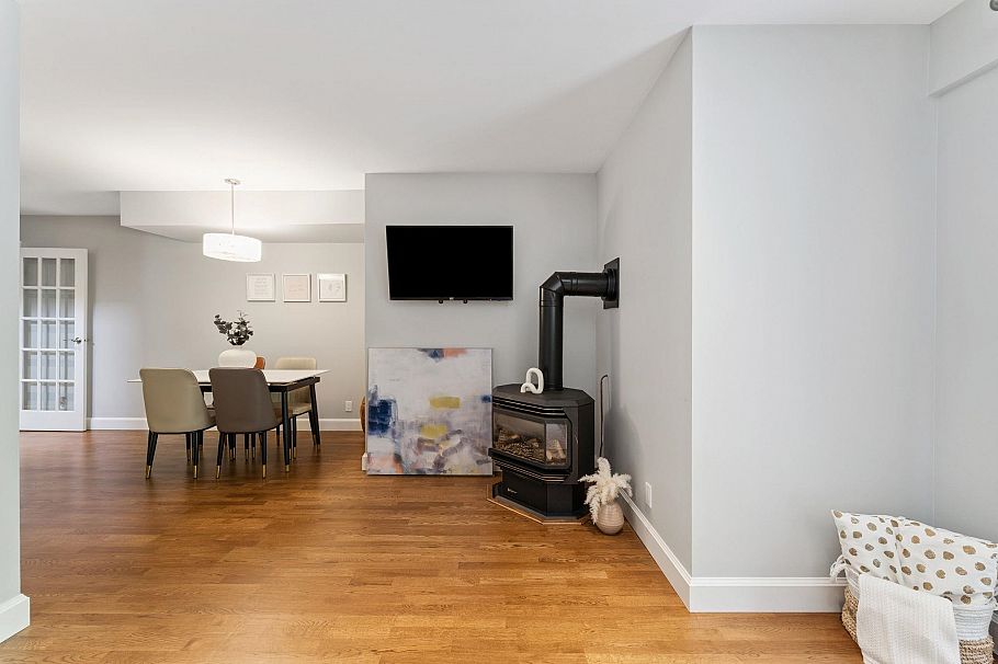 3349 Mountain Highway North Vancouver, BC - 10