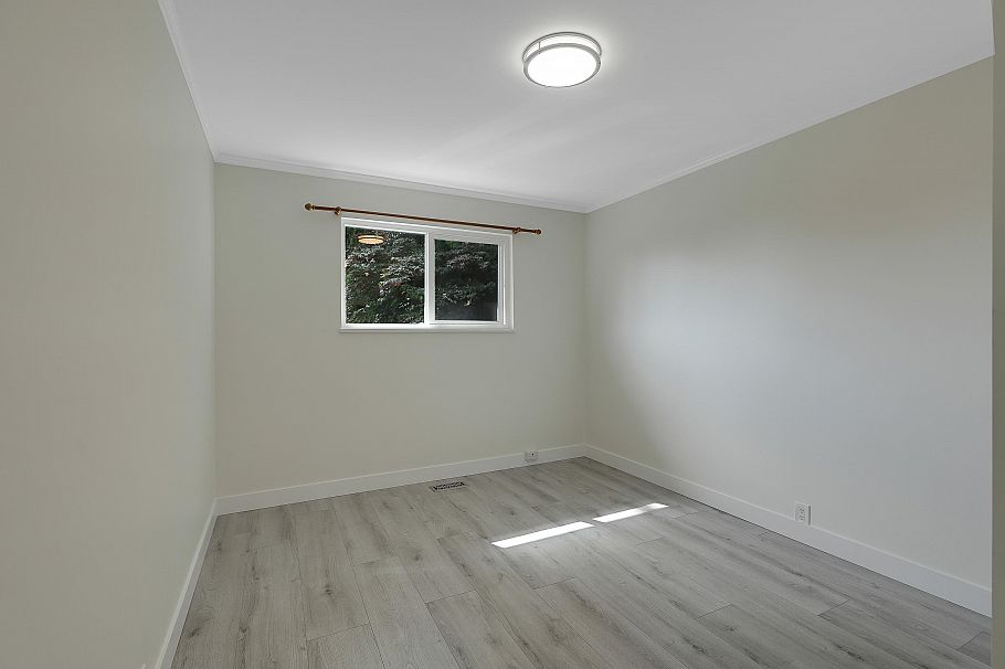 732 E 29th Street North Vancouver, BC - 21