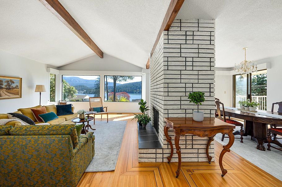 587 Beachview Drive North Vancouver, BC - 4