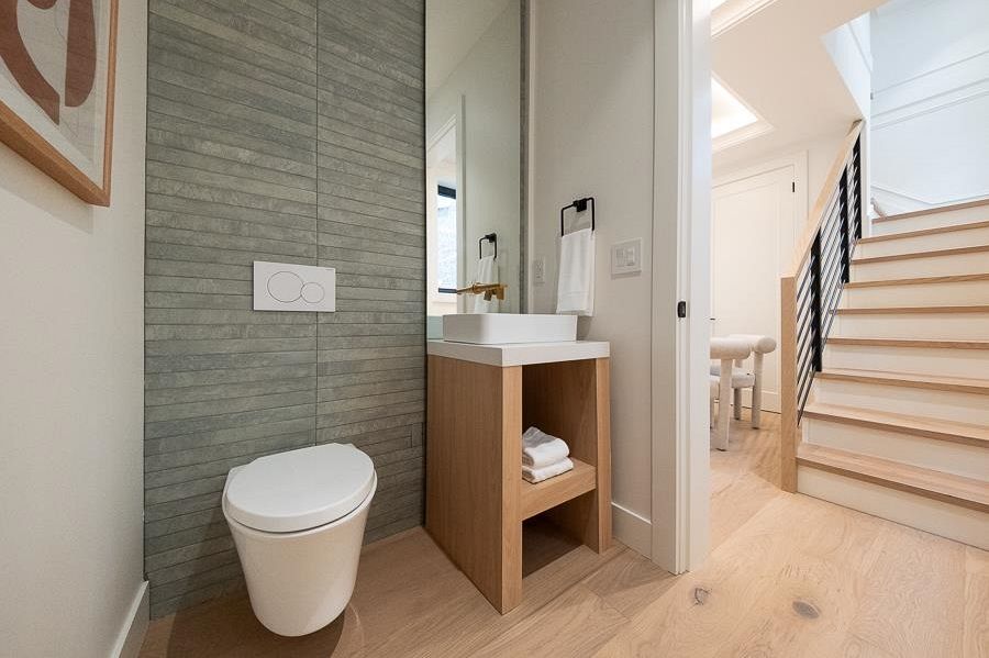 1 2154 E. 6 Avenue Vancouver, BC - 14