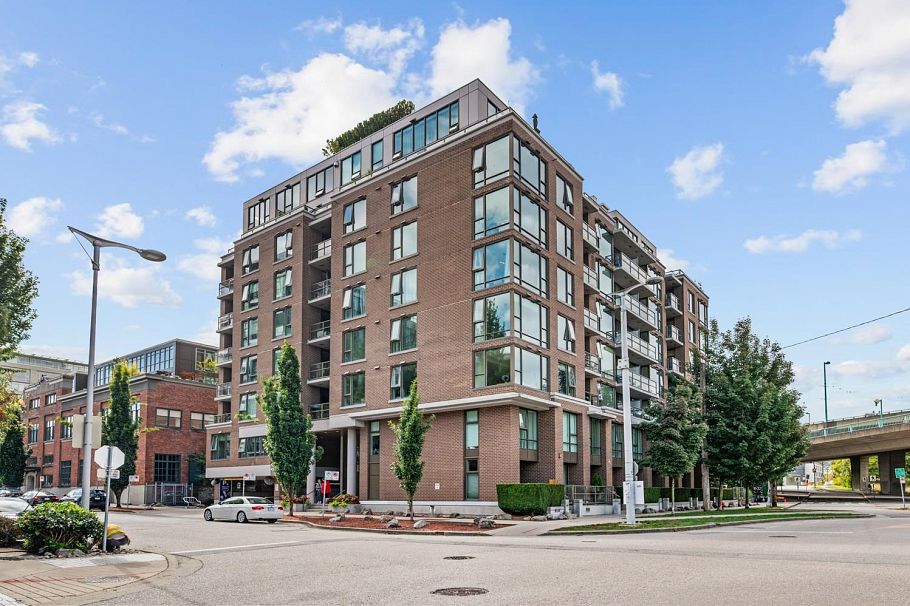 203 1919 Wylie Street Vancouver, BC - 1