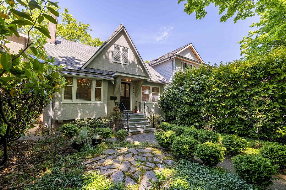 4343 W 11th Avenue Vancouver, BC - 2