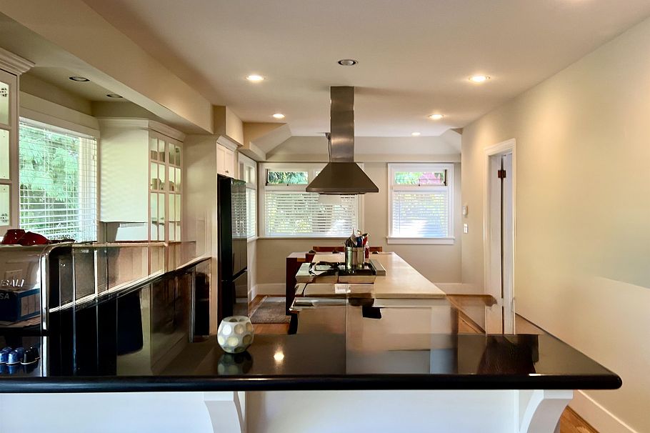 4655 W 6 Th Avenue Vancouver, BC - 14