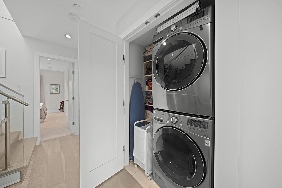 413 W Keith Road North Vancouver, BC - 20