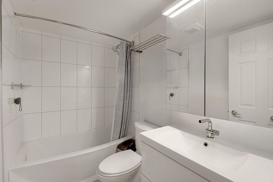 503 250 W 1st Street North Vancouver, BC - 12