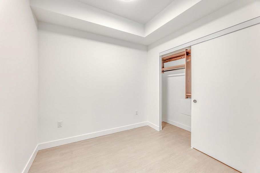 557 422 E 3rd Street North Vancouver, BC - 8