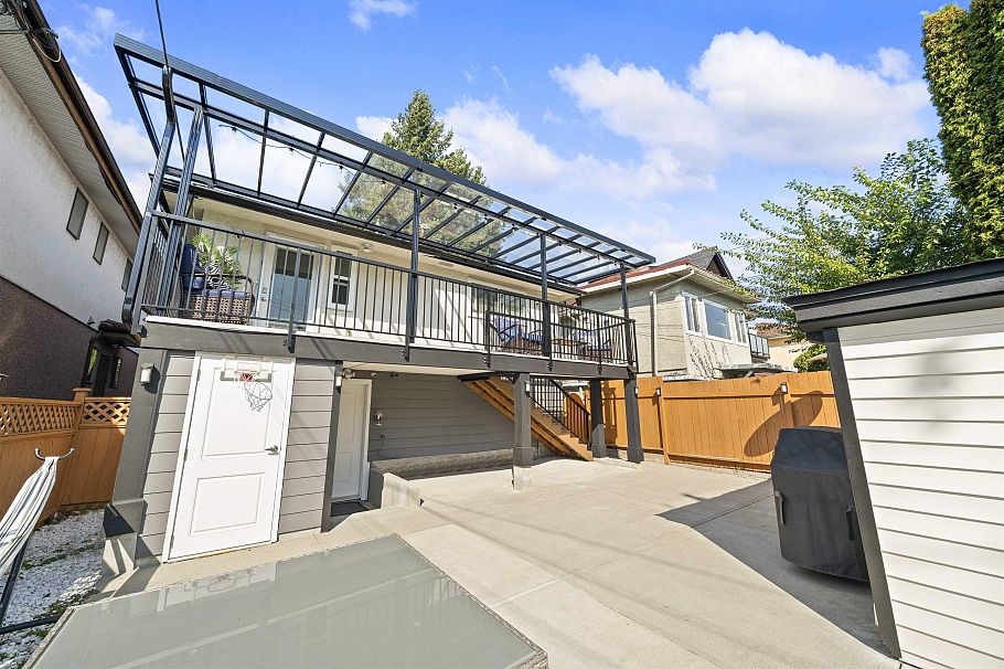 870 W 59th Avenue Vancouver, BC - 35