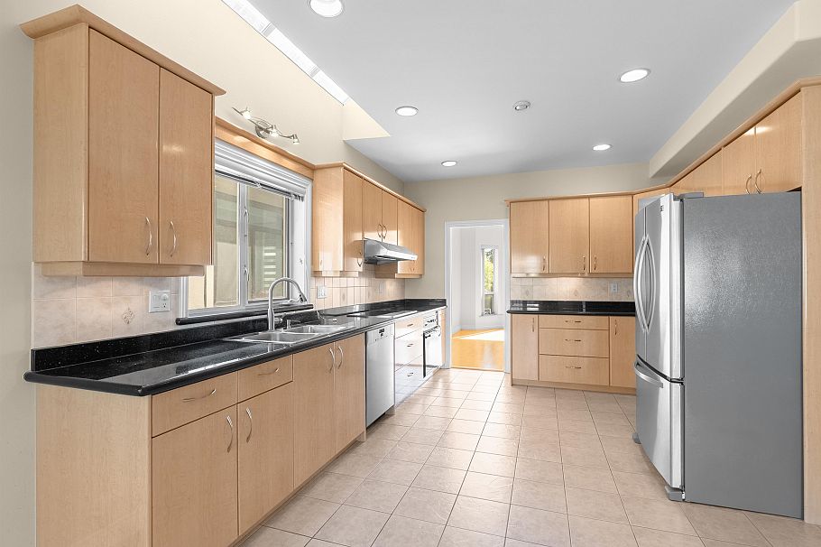 2249 Fraserview Drive Vancouver, BC - 8