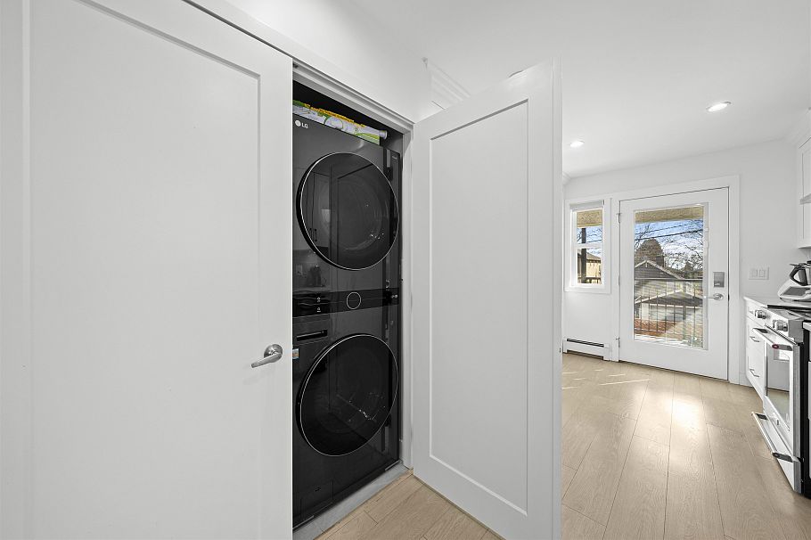 870 W 59th Avenue Vancouver, BC - 20