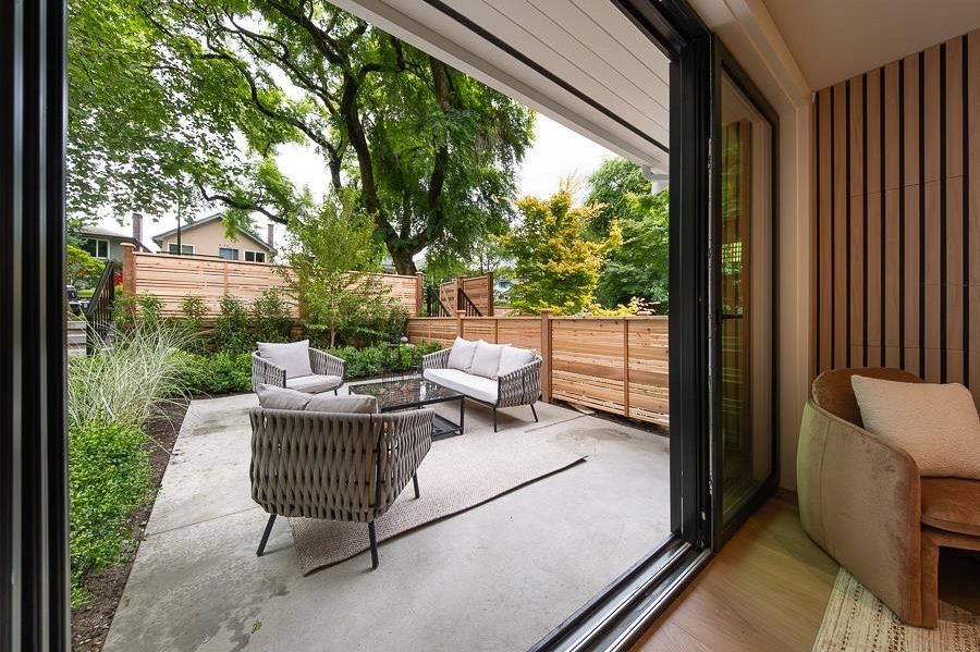 1 2154 E. 6 Avenue Vancouver, BC - 4